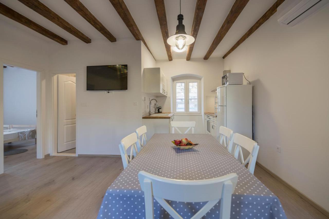 Komiža Apartments Bepi מראה חיצוני תמונה