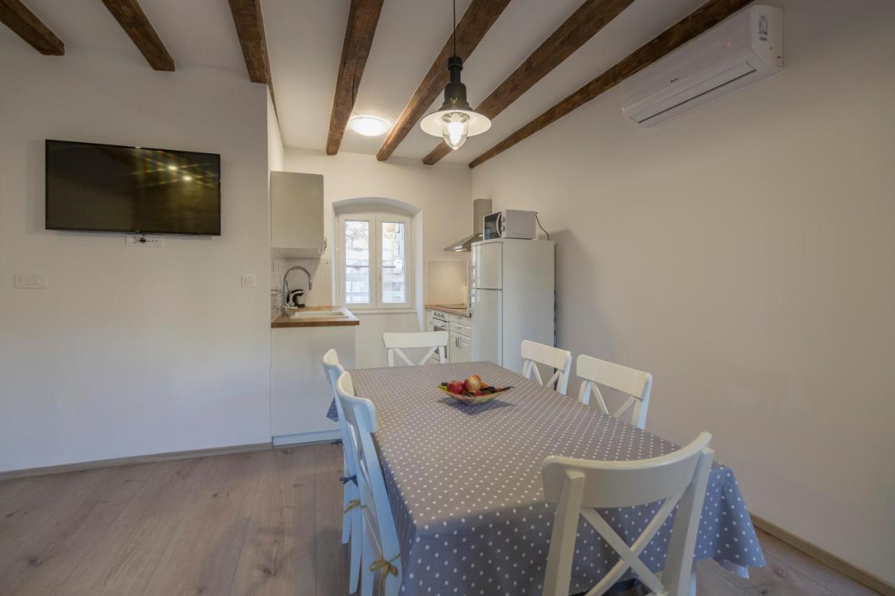 Komiža Apartments Bepi מראה חיצוני תמונה