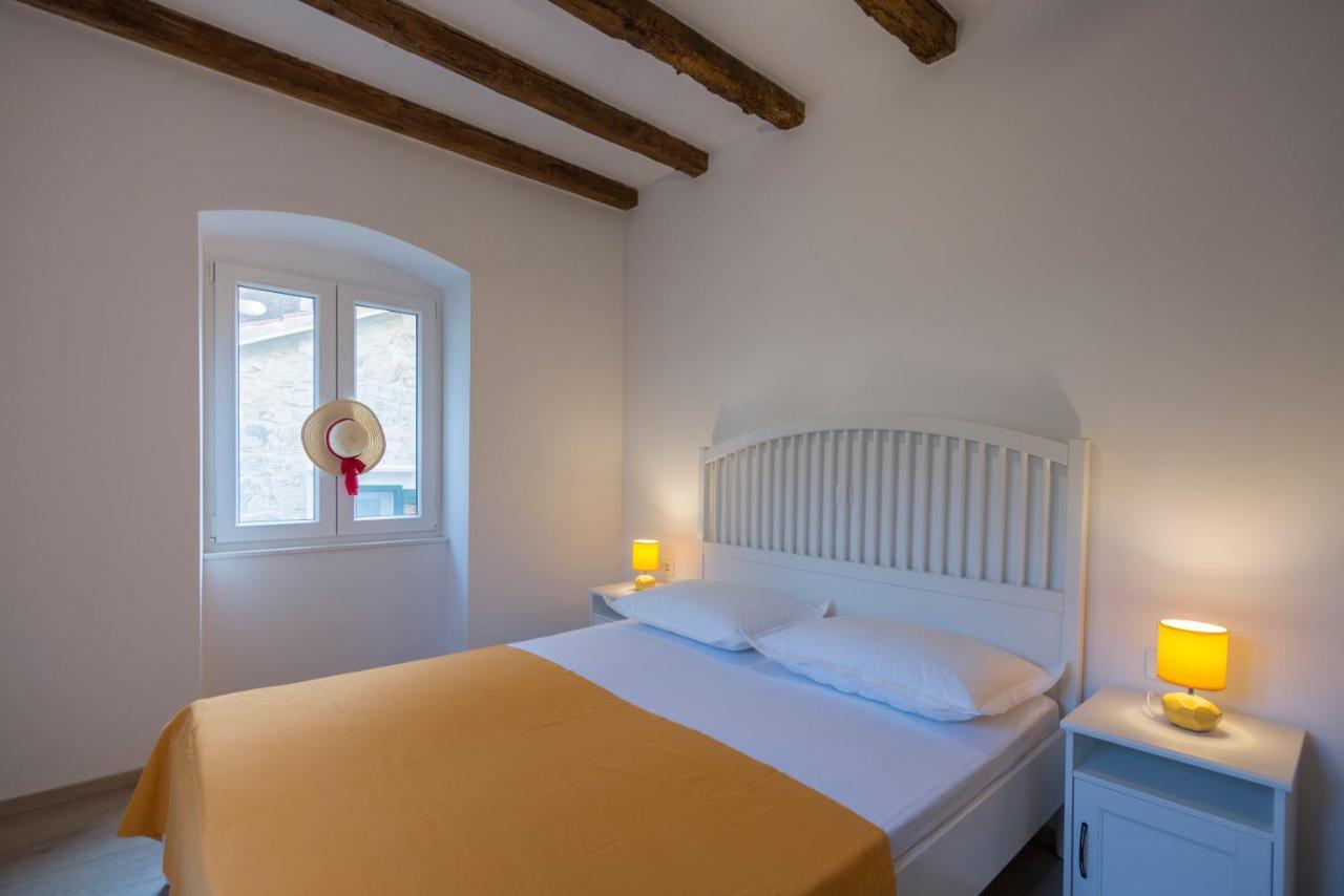 Komiža Apartments Bepi מראה חיצוני תמונה