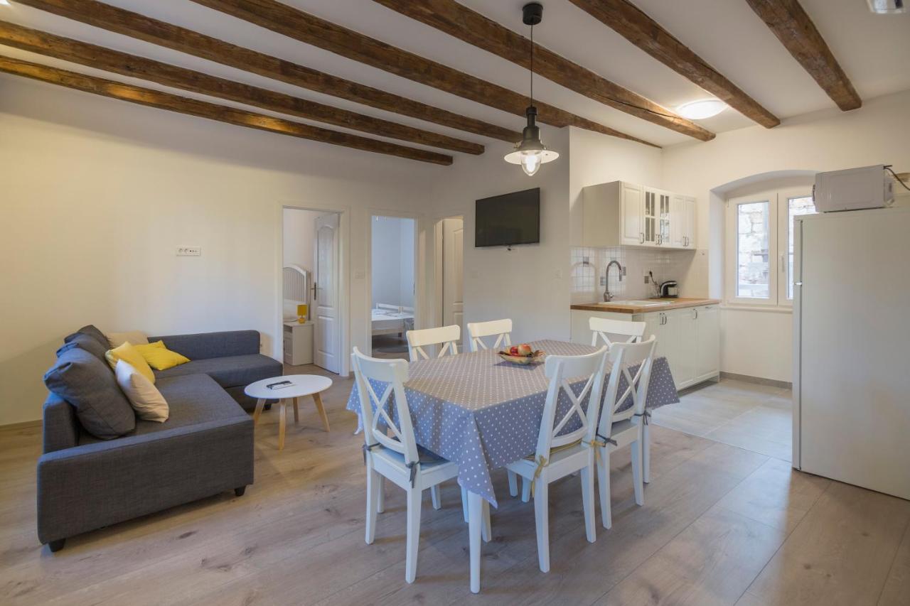 Komiža Apartments Bepi מראה חיצוני תמונה