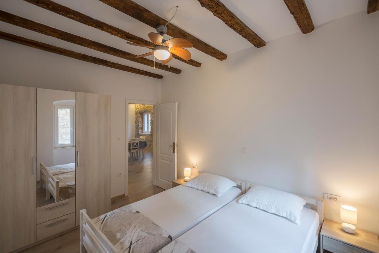 Komiža Apartments Bepi מראה חיצוני תמונה