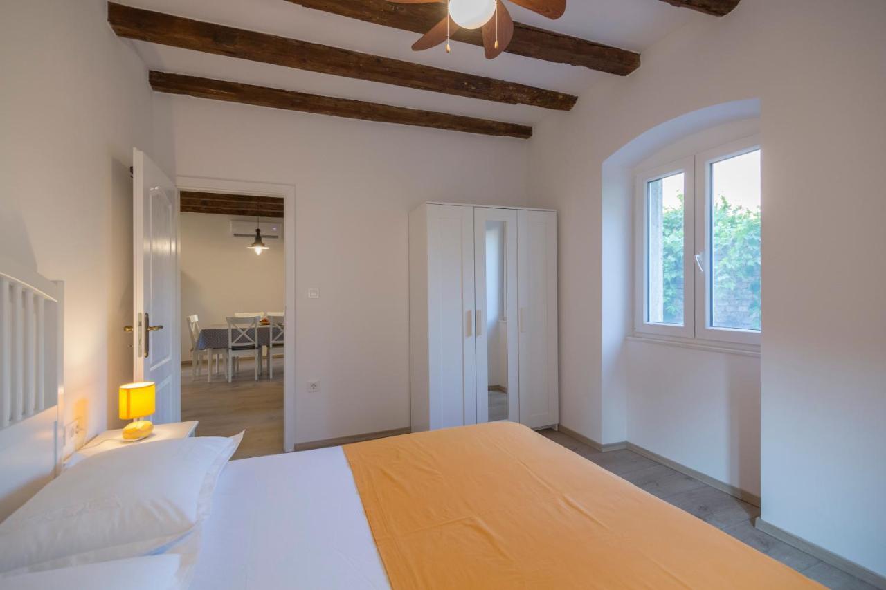 Komiža Apartments Bepi מראה חיצוני תמונה