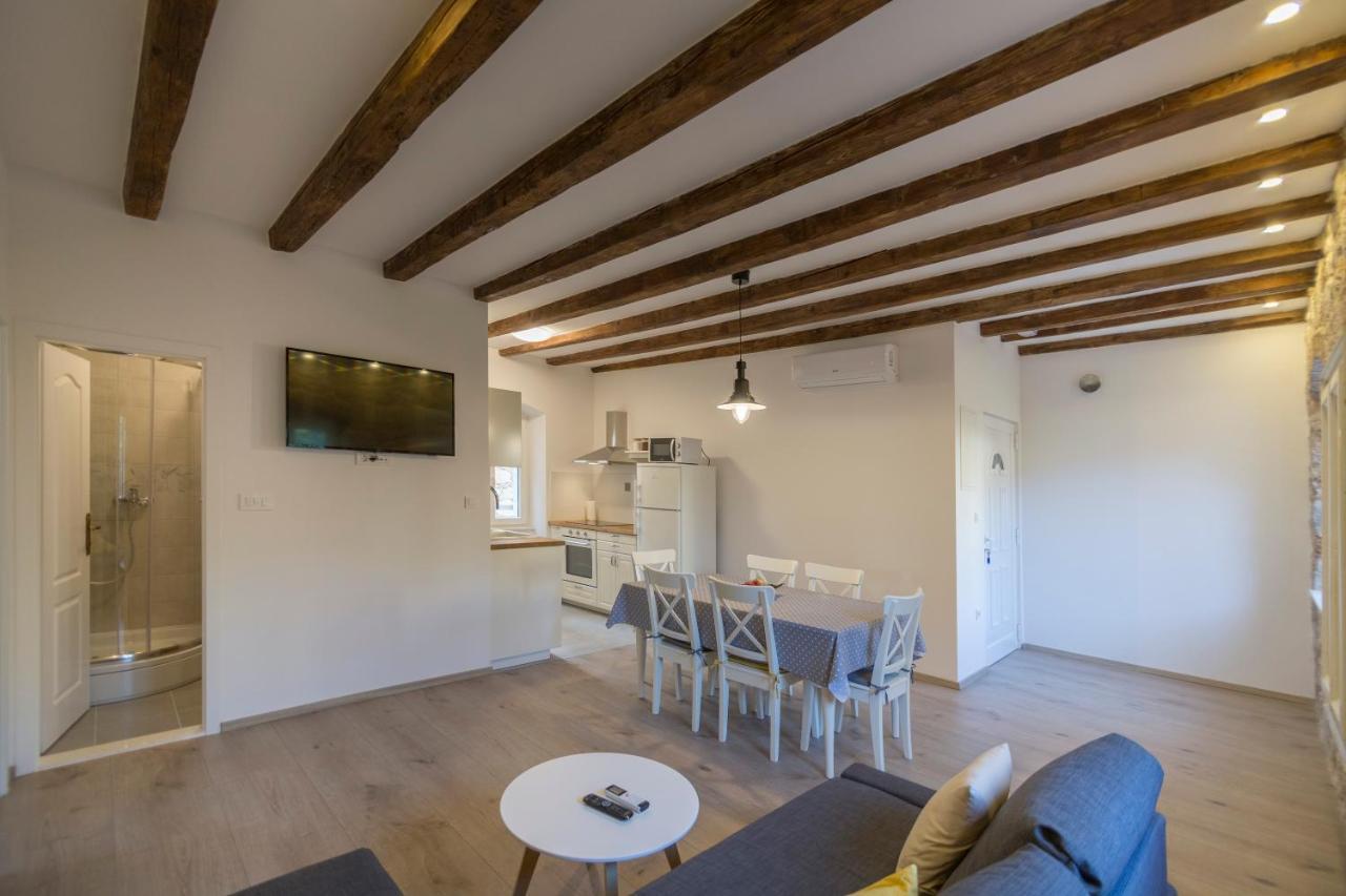 Komiža Apartments Bepi מראה חיצוני תמונה