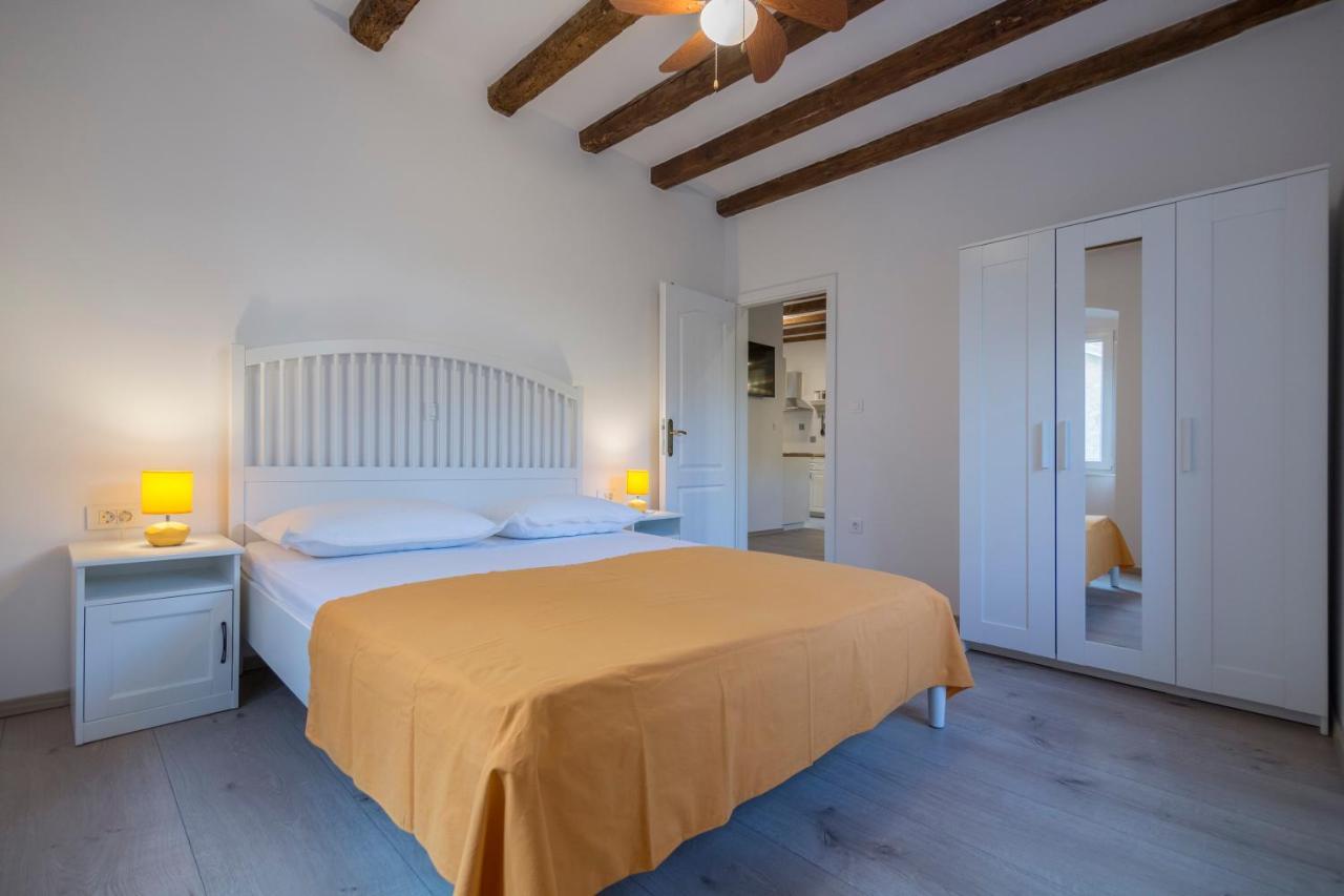 Komiža Apartments Bepi מראה חיצוני תמונה