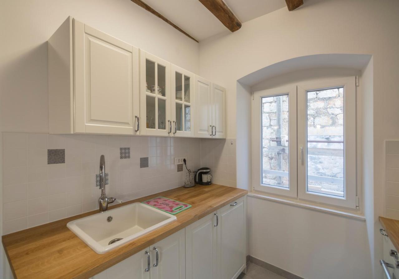 Komiža Apartments Bepi מראה חיצוני תמונה