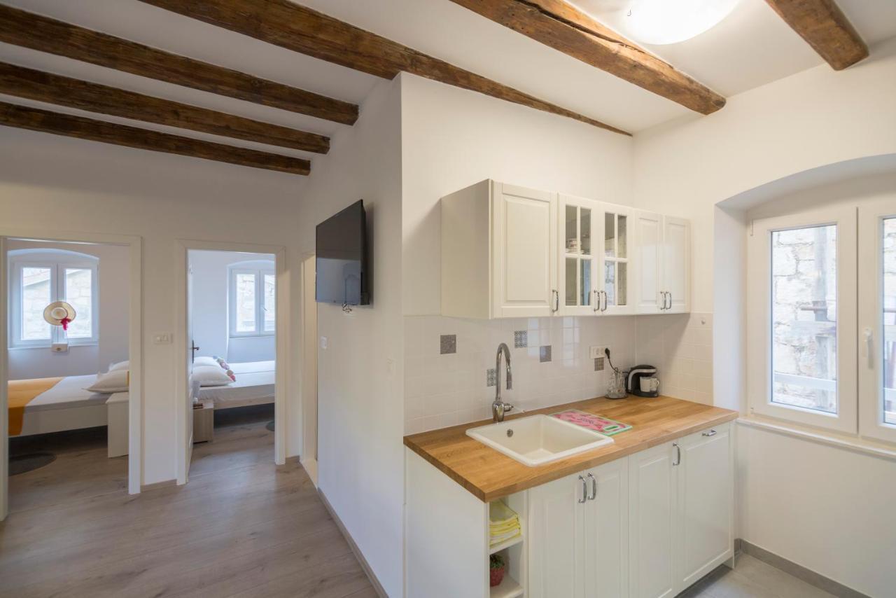 Komiža Apartments Bepi מראה חיצוני תמונה
