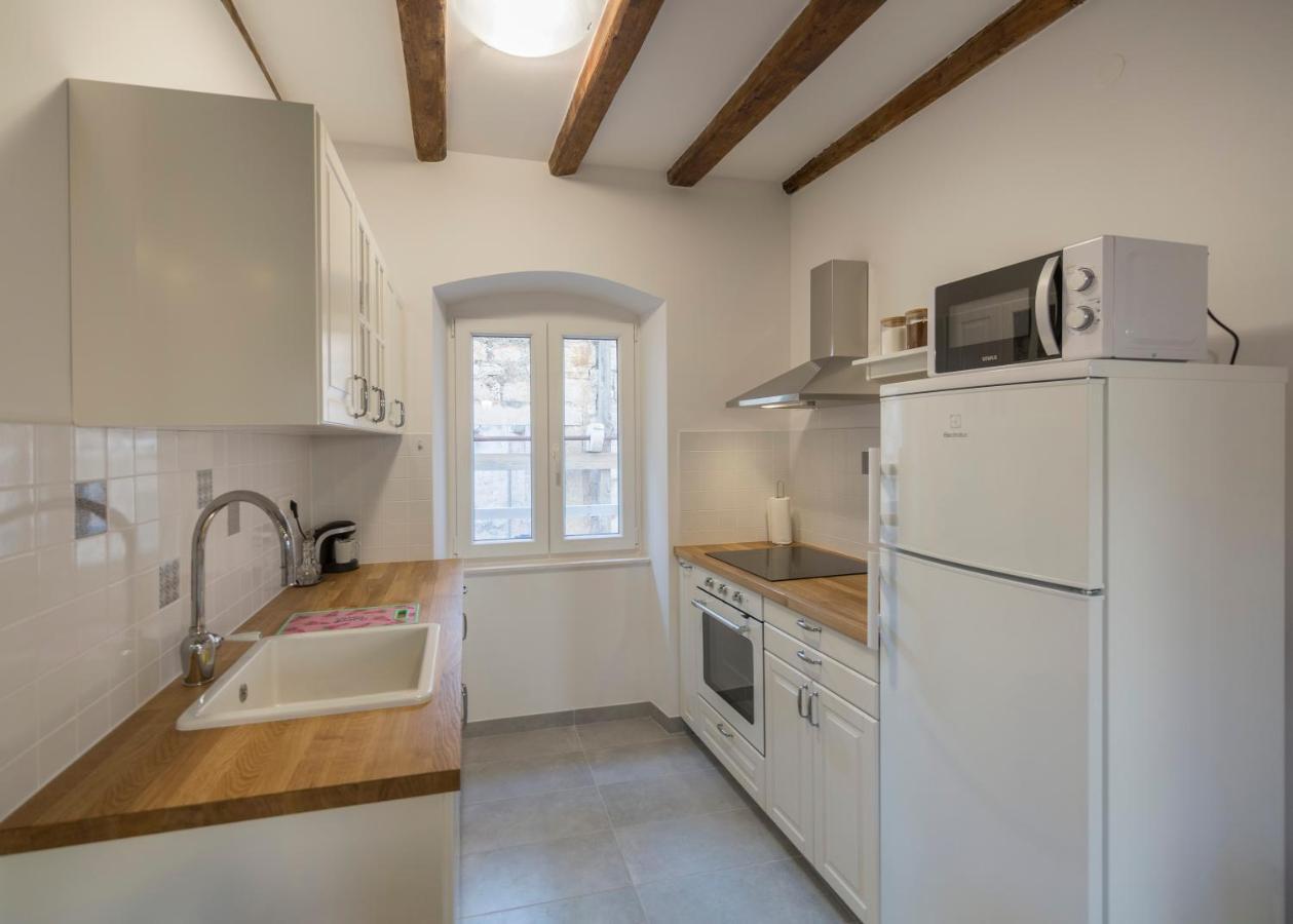 Komiža Apartments Bepi מראה חיצוני תמונה