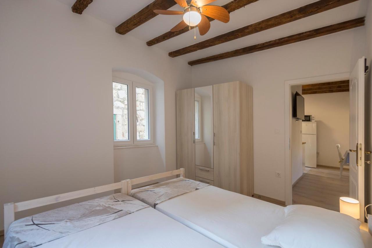 Komiža Apartments Bepi מראה חיצוני תמונה