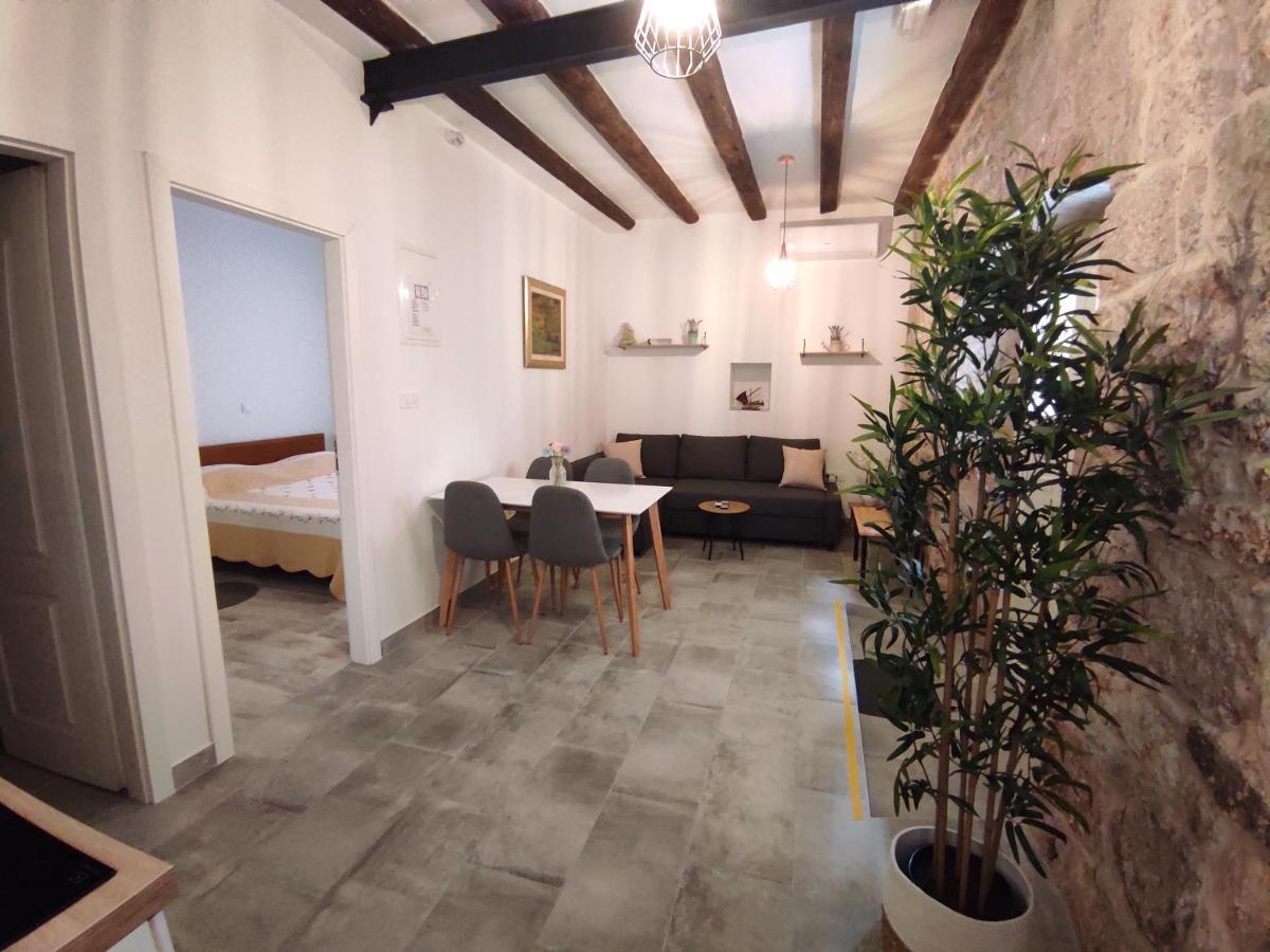 Komiža Apartments Bepi מראה חיצוני תמונה