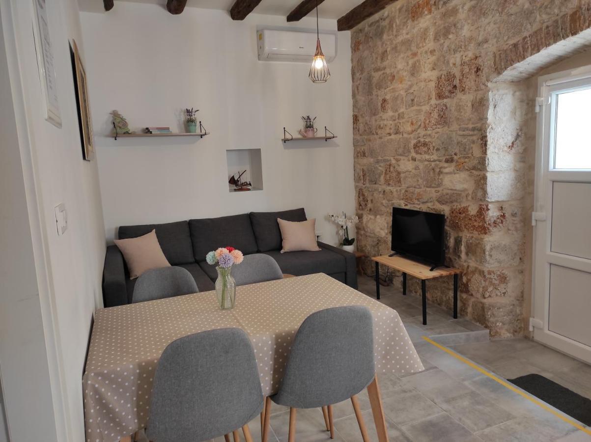 Komiža Apartments Bepi מראה חיצוני תמונה