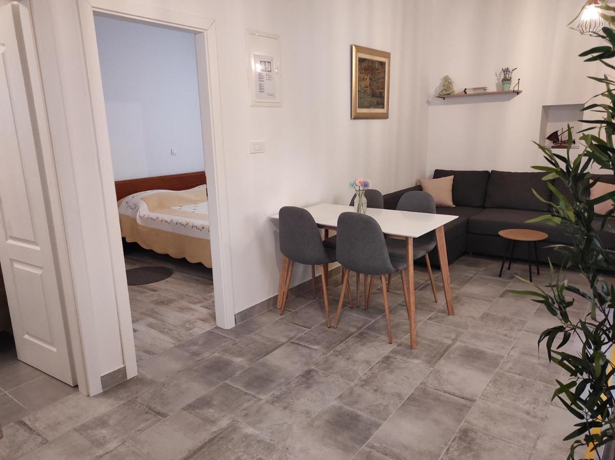 Komiža Apartments Bepi מראה חיצוני תמונה