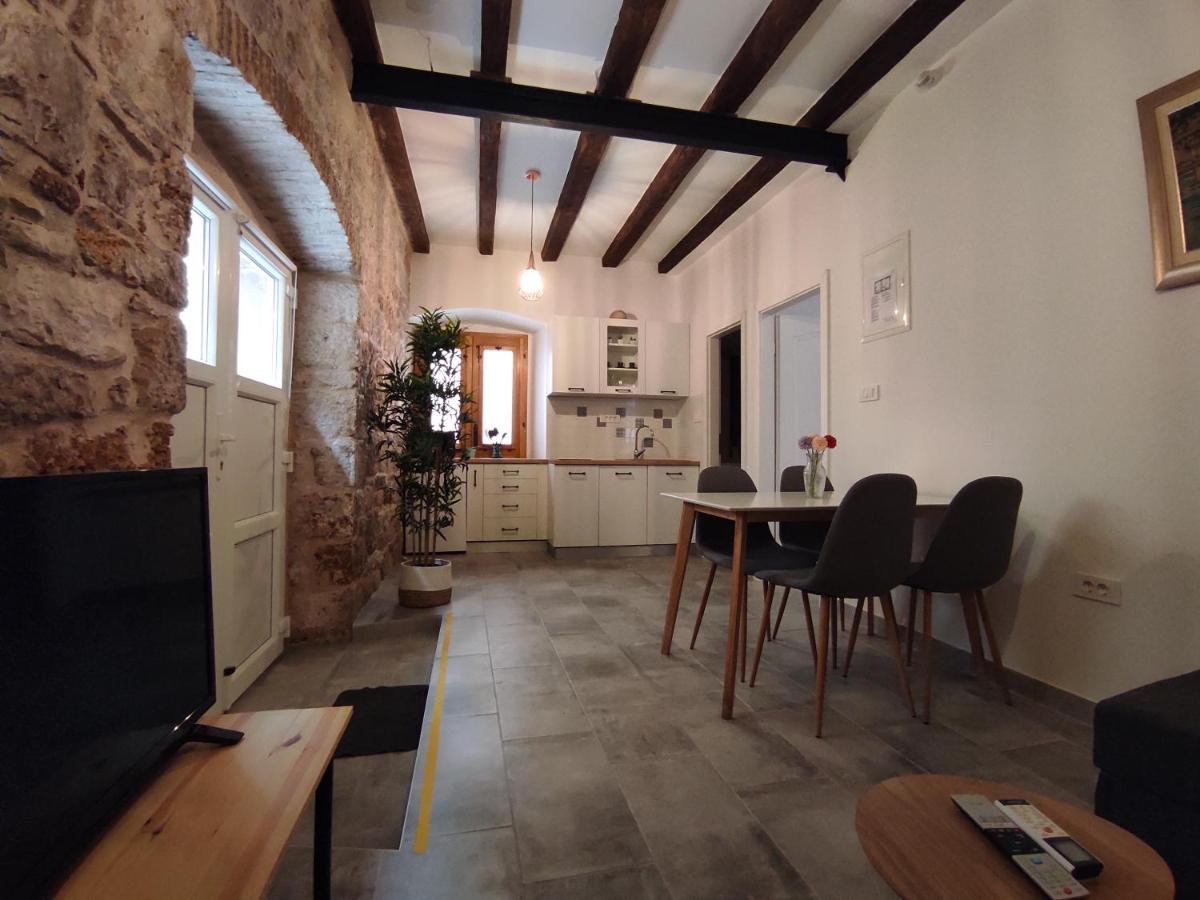 Komiža Apartments Bepi מראה חיצוני תמונה