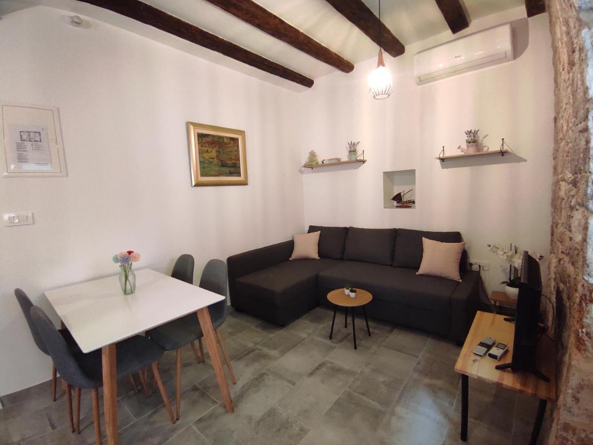 Komiža Apartments Bepi מראה חיצוני תמונה