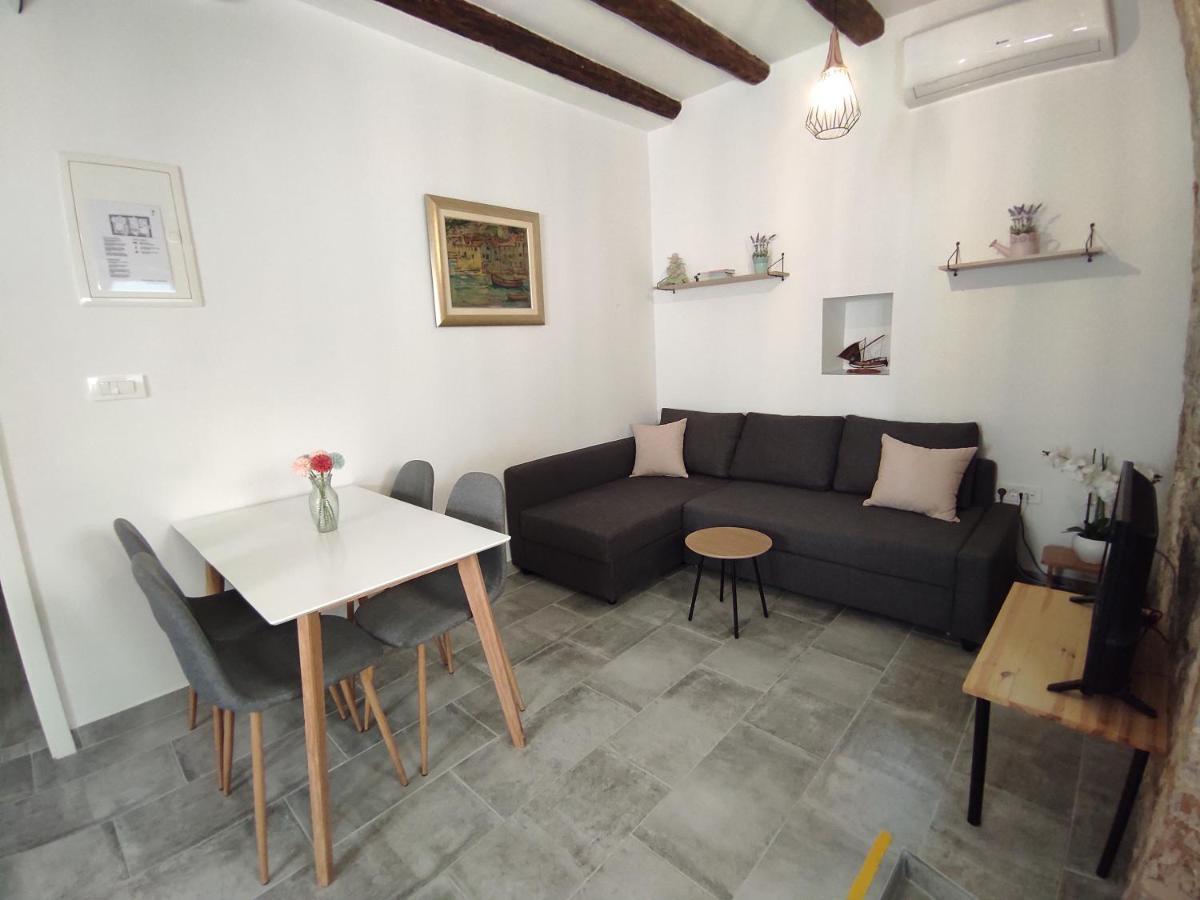 Komiža Apartments Bepi מראה חיצוני תמונה