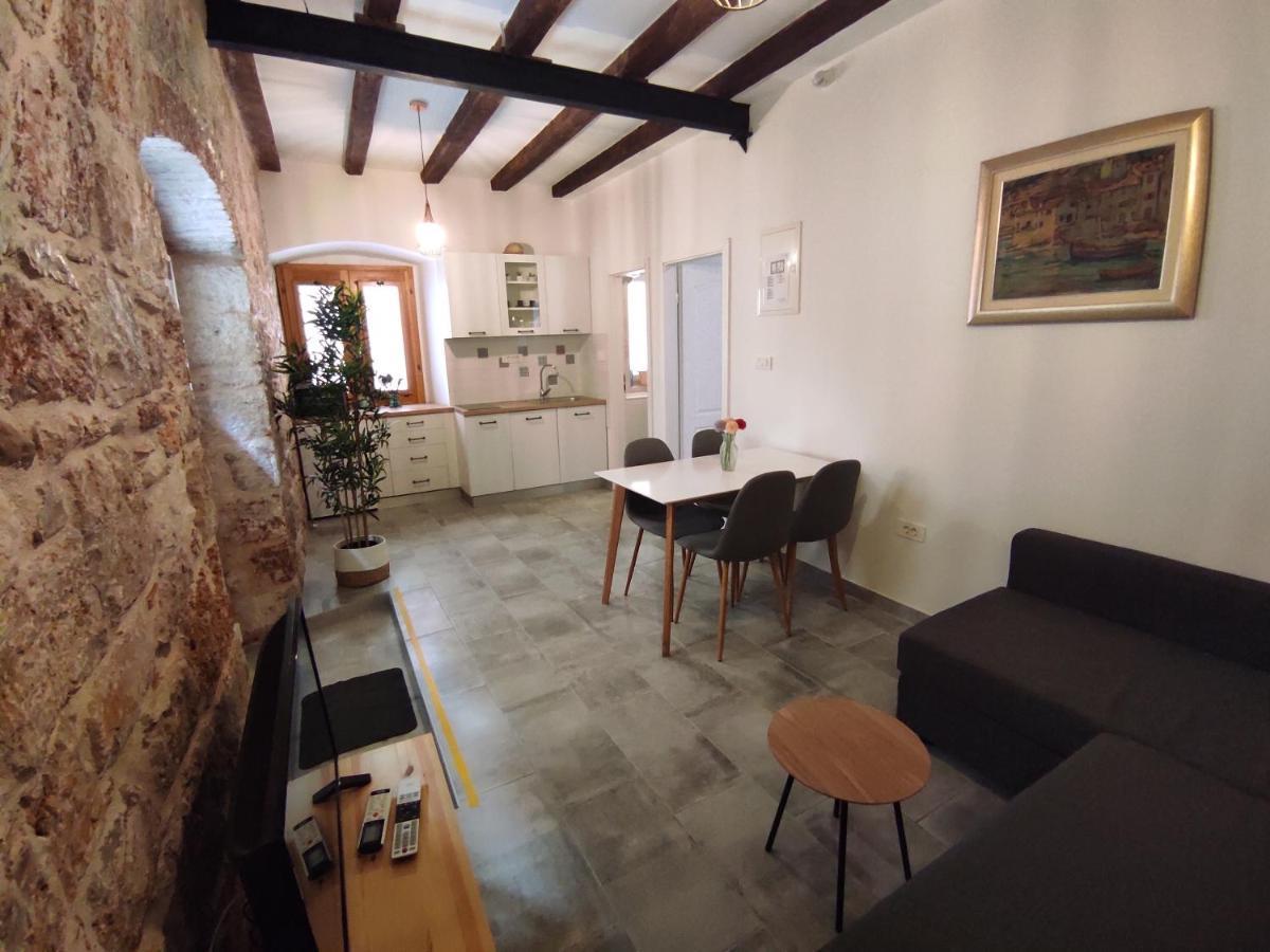 Komiža Apartments Bepi מראה חיצוני תמונה