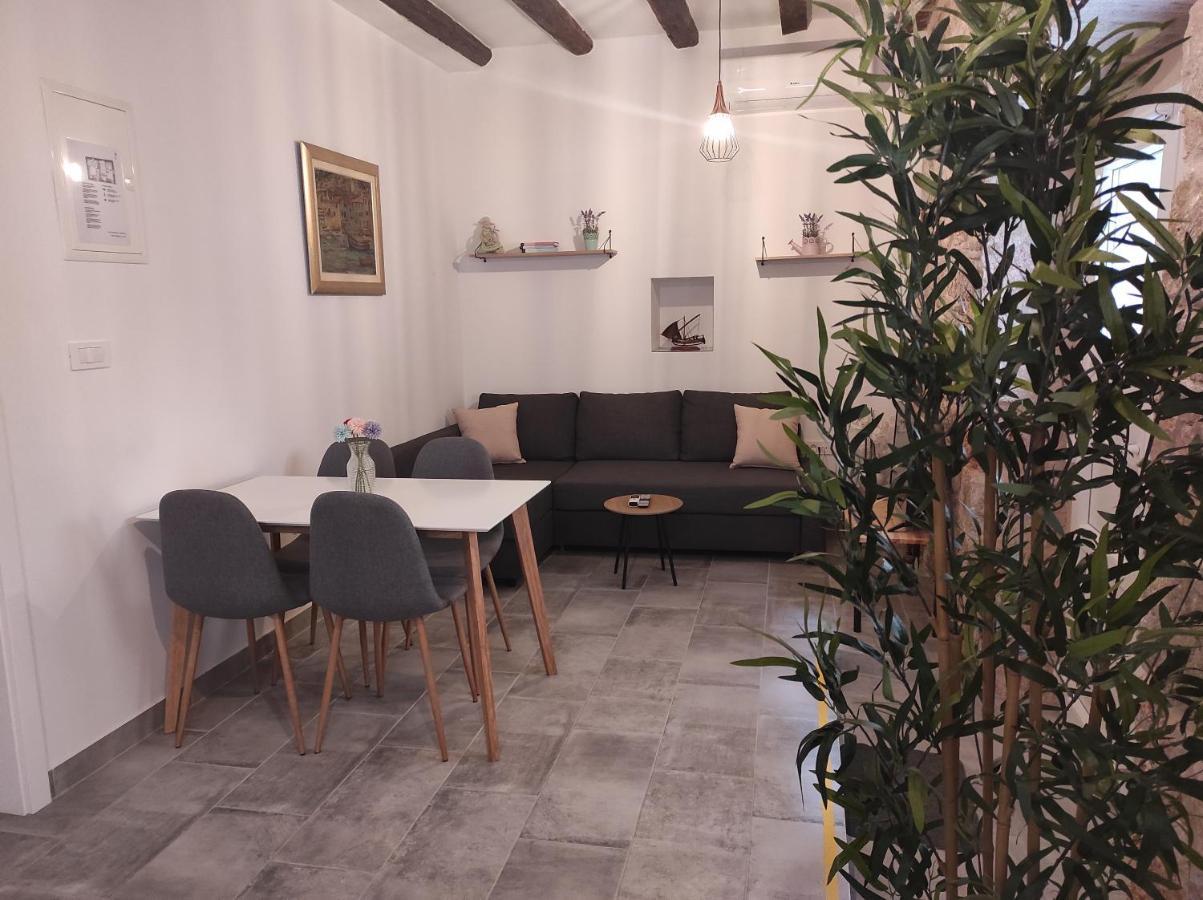 Komiža Apartments Bepi מראה חיצוני תמונה