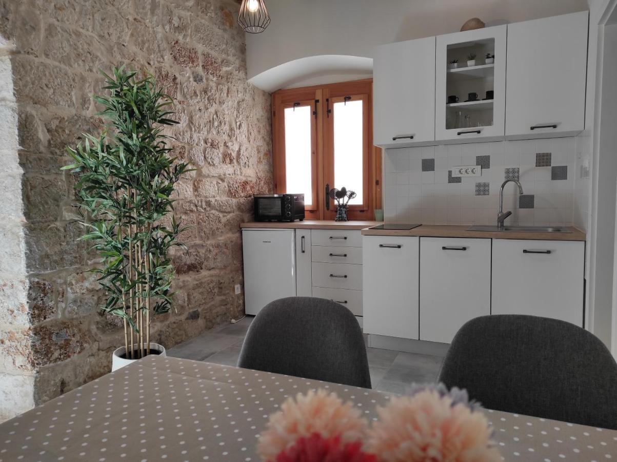 Komiža Apartments Bepi מראה חיצוני תמונה